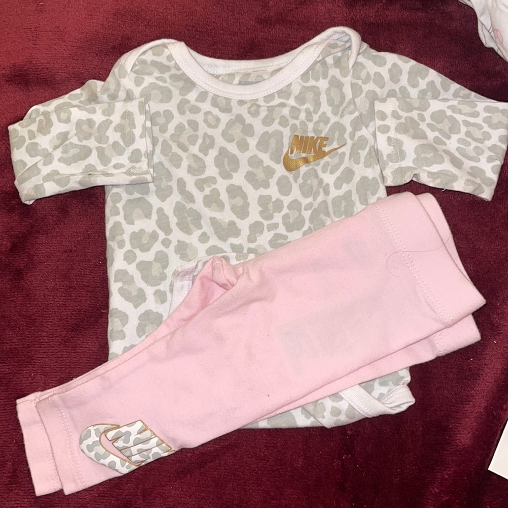 Nike 6m outfit. Never worn.